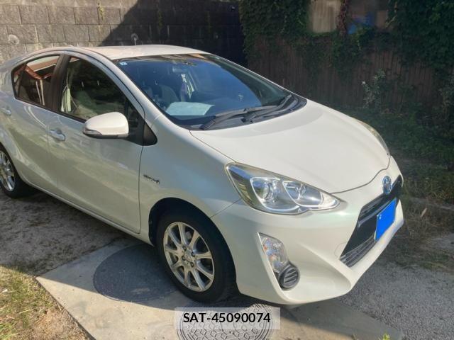 Toyota AQUA 2015-07 8072842-1