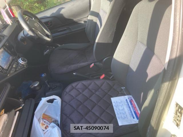 Toyota AQUA 2015-07 8072842-27
