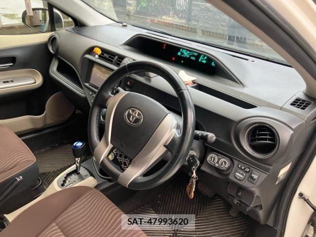 Toyota AQUA 2013-01 8072834-9