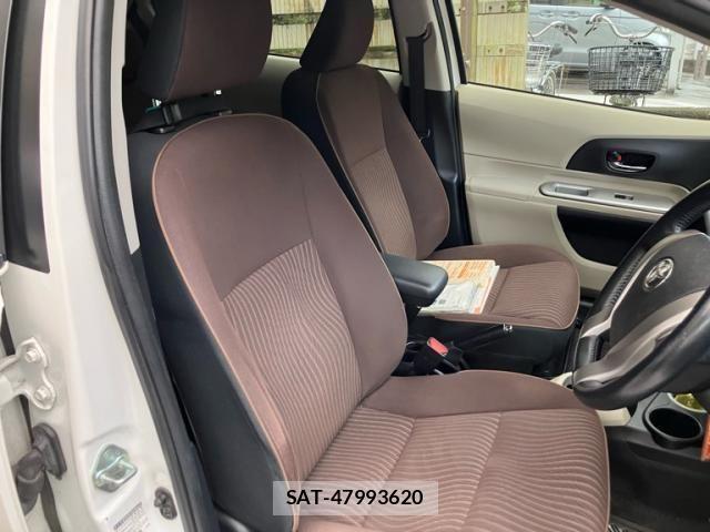 Toyota AQUA 2013-01 8072834-10