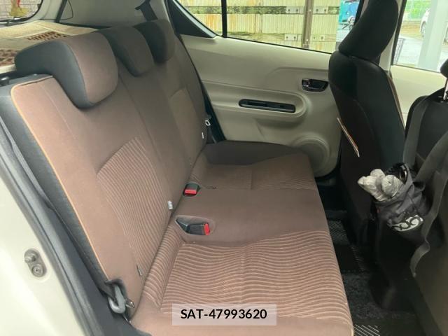 Toyota AQUA 2013-01 8072834-11