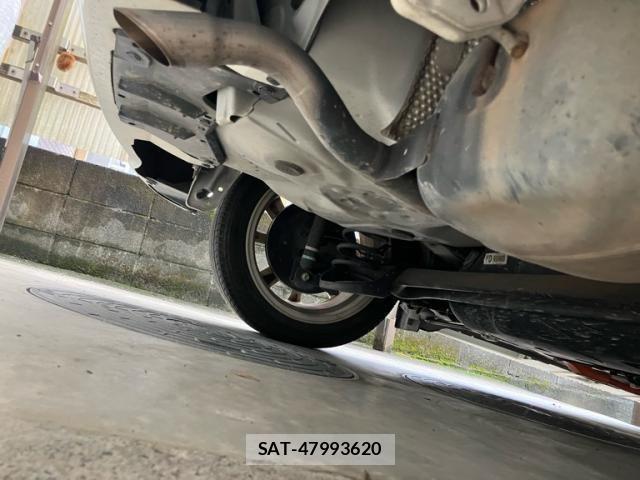 Toyota AQUA 2013-01 8072834-13