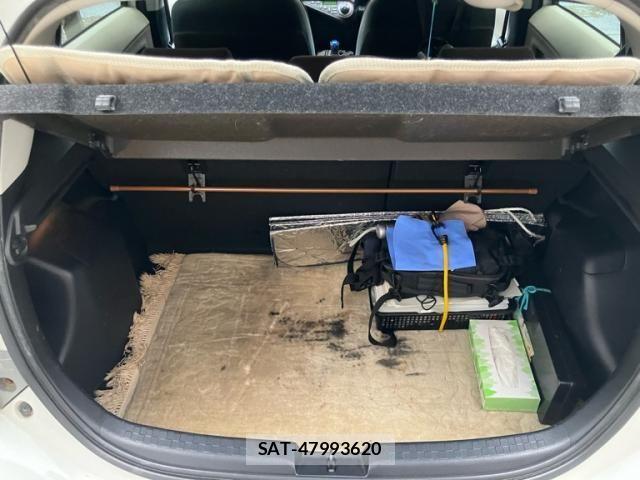 Toyota AQUA 2013-01 8072834-14