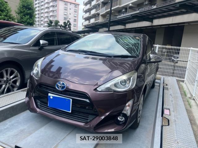 Toyota AQUA 2016-11 8098007-1