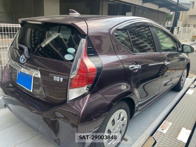 Toyota AQUA 2016-11 8098007-2