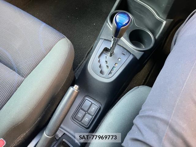 Toyota AQUA 2015-10 8098000-17