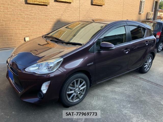 Toyota AQUA 2015-10 8098000-1