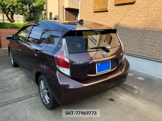 Toyota AQUA 2015-10 8098000-2
