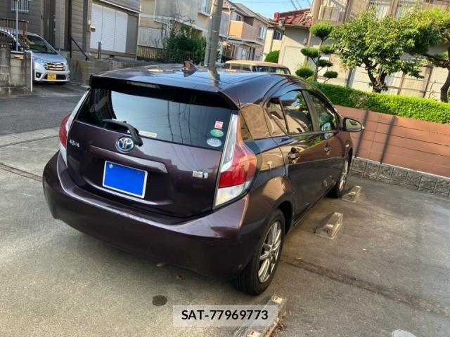 Toyota AQUA 2015-10 8098000-3