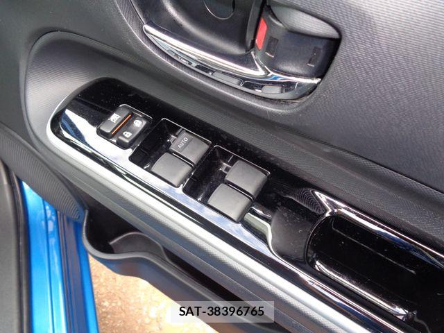 Toyota AQUA 2016-08 8097981-14