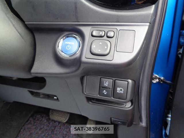 Toyota AQUA 2016-08 8097981-16