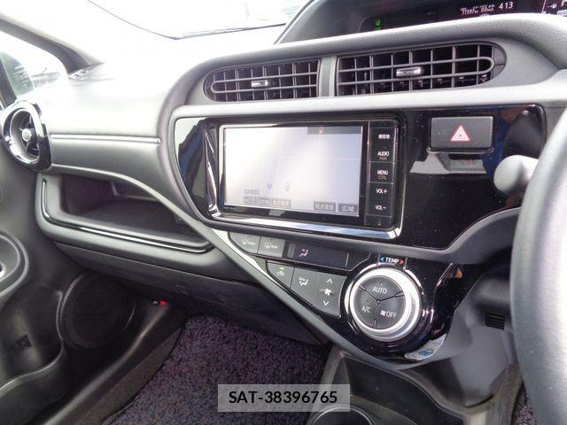 Toyota AQUA 2016-08 8097981-17