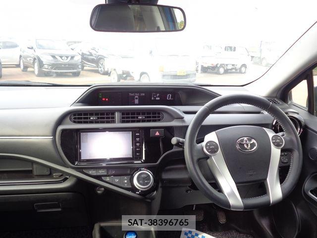 Toyota AQUA 2016-08 8097981-7