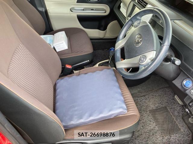 Toyota AQUA 2013-03 8098011-11