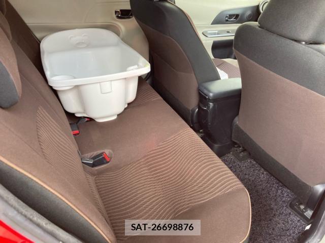 Toyota AQUA 2013-03 8098011-12