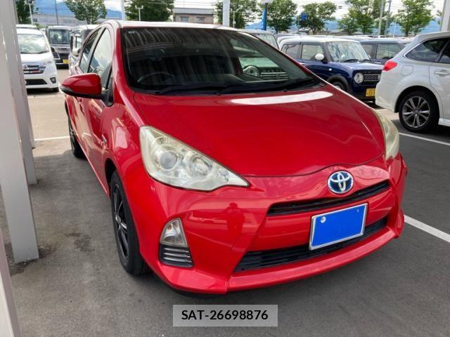 Toyota AQUA 2013-03 8098011-1