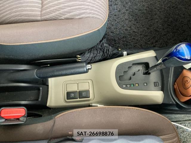 Toyota AQUA 2013-03 8098011-21