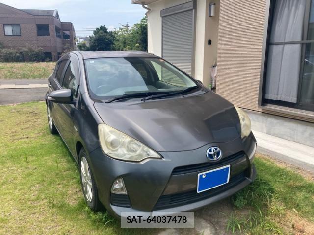 Toyota AQUA 2012-07 8098013-0