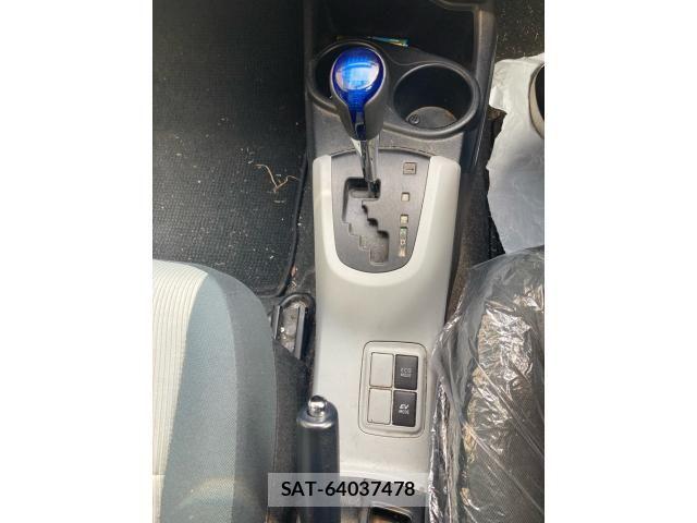 Toyota AQUA 2012-07 8098013-14