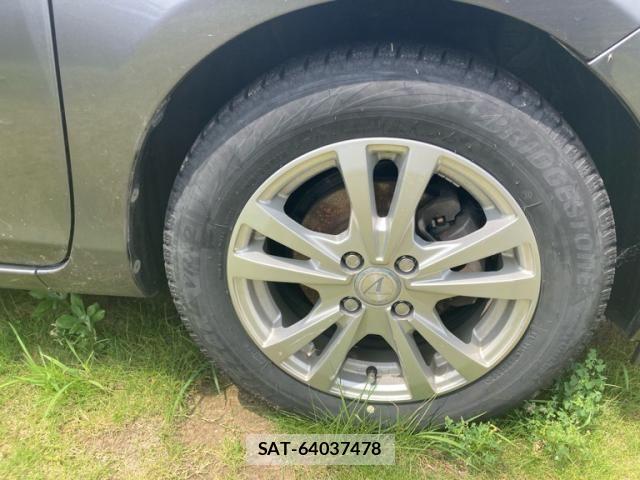 Toyota AQUA 2012-07 8098013-5