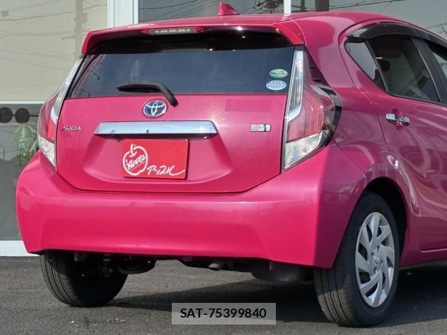 Toyota AQUA 2015-06 8097996-16
