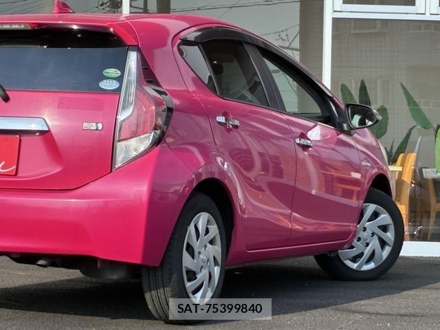 Toyota AQUA 2015-06 8097996-17