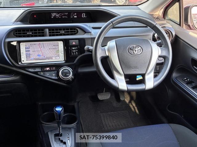 Toyota AQUA 2015-06 8097996-23
