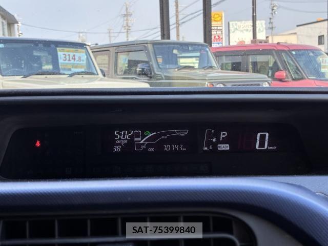 Toyota AQUA 2015-06 8097996-26