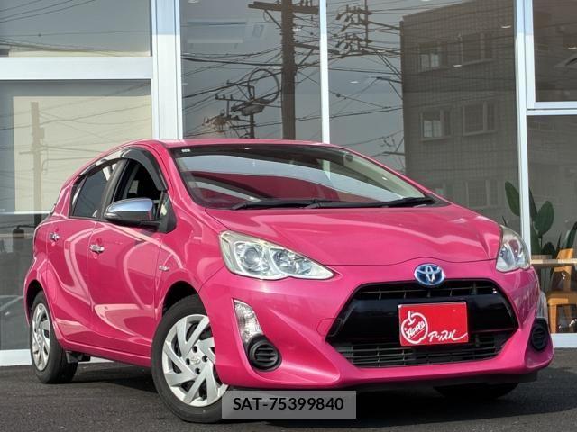 Toyota AQUA 2015-06 8097996-4