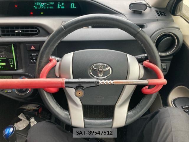 Toyota AQUA 2013-09 8098014-12