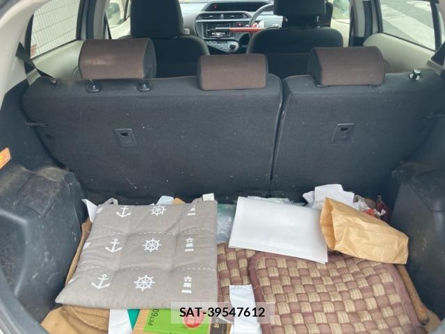 Toyota AQUA 2013-09 8098014-17