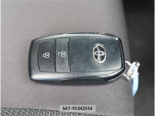Toyota AQUA 2023-06 8097964-16