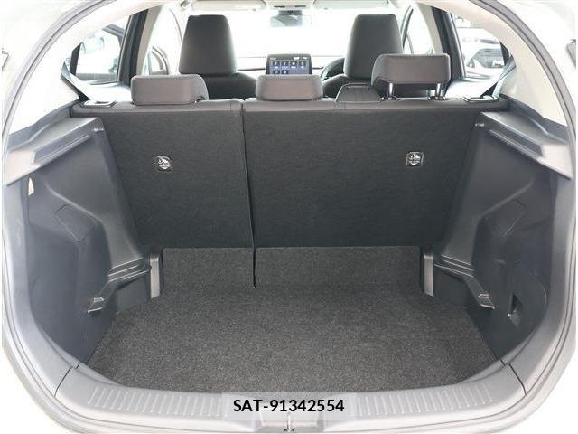 Toyota AQUA 2023-06 8097964-17