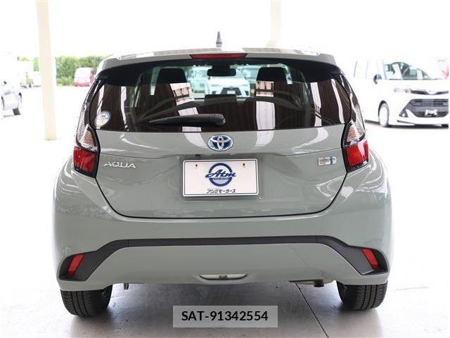 Toyota AQUA 2023-06 8097964-22