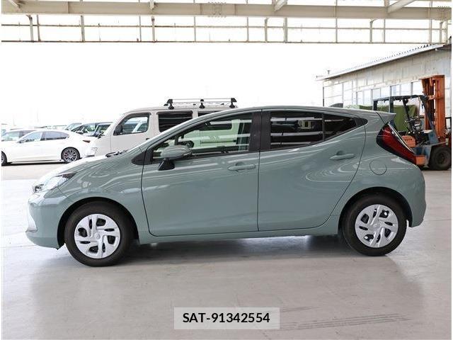 Toyota AQUA 2023-06 8097964-24