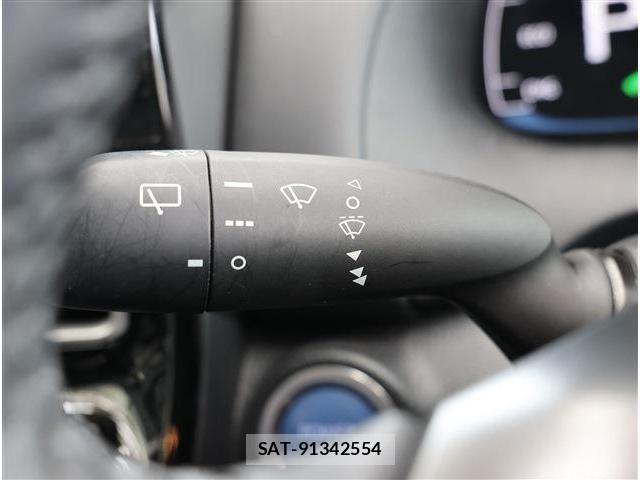 Toyota AQUA 2023-06 8097964-28