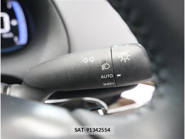 Toyota AQUA 2023-06 8097964-29