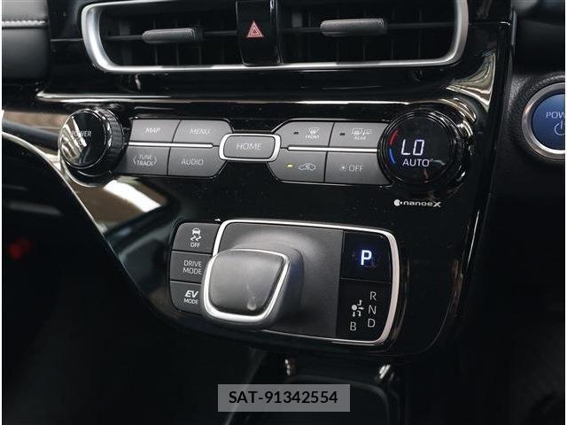 Toyota AQUA 2023-06 8097964-8
