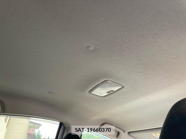 Toyota AQUA 2017-08 8097987-17