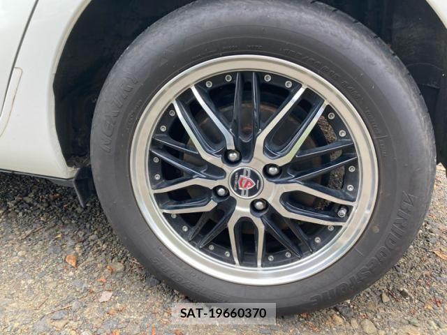 Toyota AQUA 2017-08 8097987-7