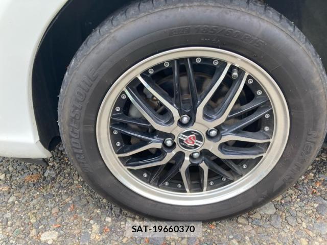 Toyota AQUA 2017-08 8097987-8