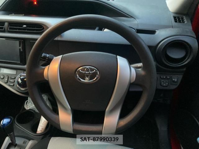 Toyota AQUA 2014-01 8097998-7