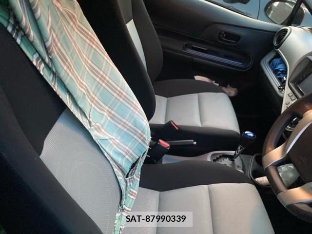 Toyota AQUA 2014-01 8097998-8