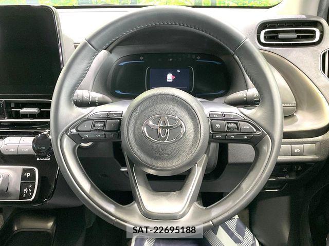 Toyota AQUA 2022-07 8097956-10