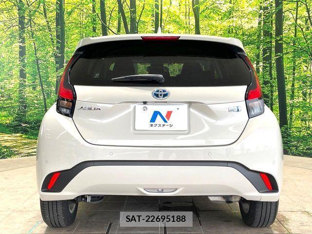 Toyota AQUA 2022-07 8097956-14