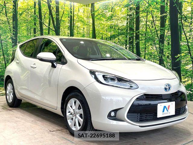 Toyota AQUA 2022-07 8097956-15