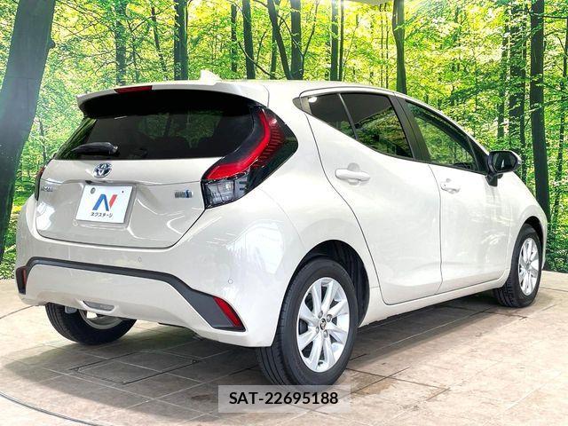 Toyota AQUA 2022-07 8097956-16