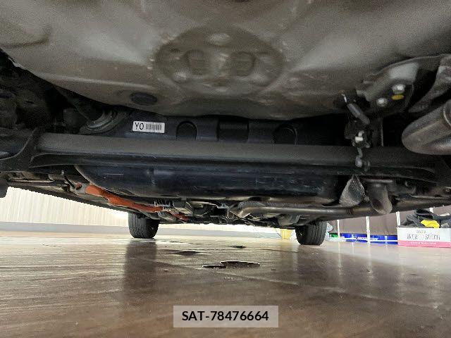 Toyota AQUA 2016-01 8097972-23