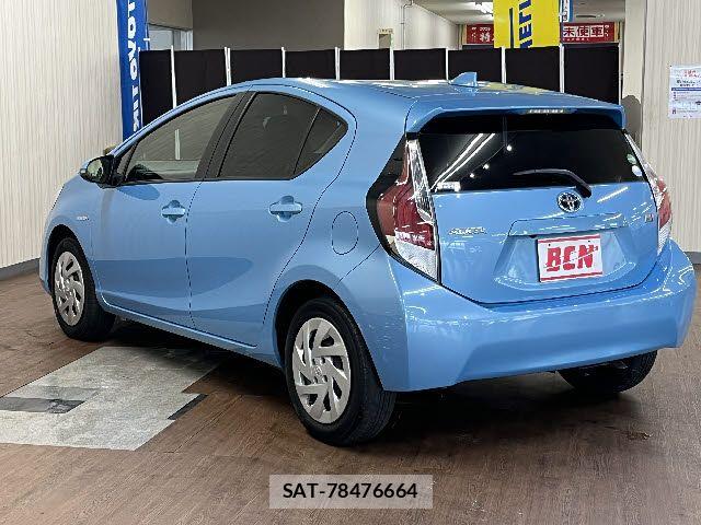 Toyota AQUA 2016-01 8097972-8