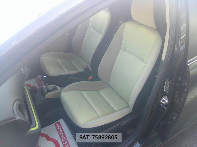 Toyota AQUA 2012-05 8098010-9
